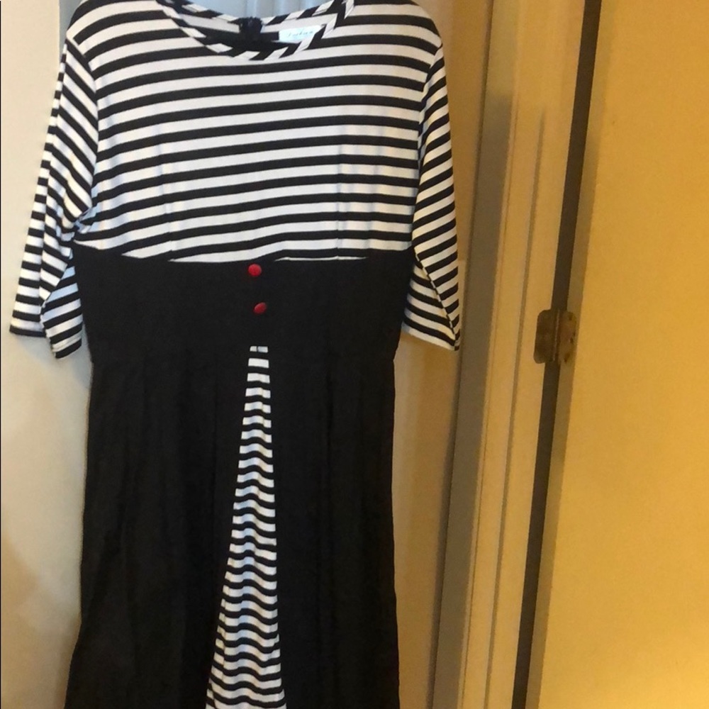 Black and white flare dress